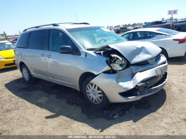  Salvage Toyota Sienna