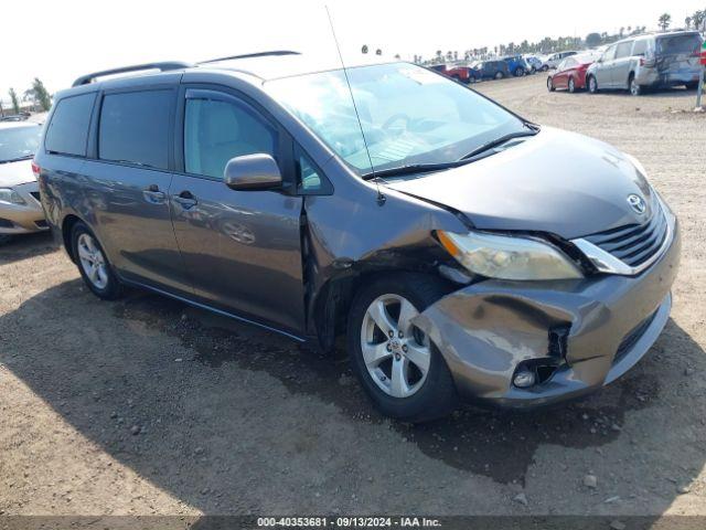  Salvage Toyota Sienna