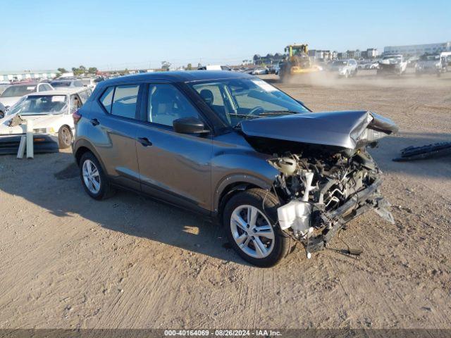  Salvage Nissan Kicks