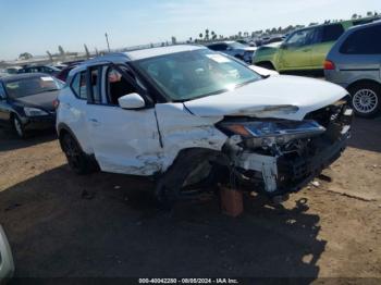  Salvage Nissan Kicks