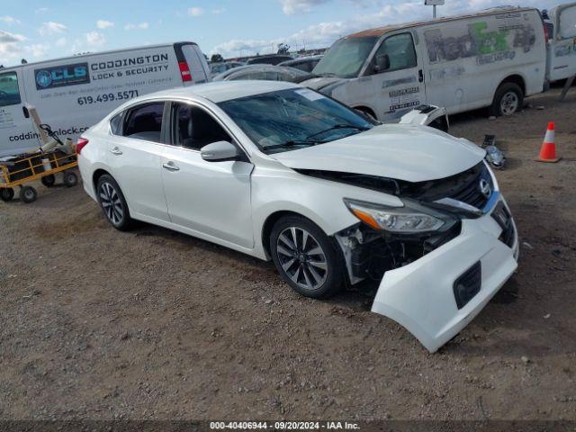  Salvage Nissan Altima