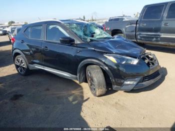  Salvage Nissan Kicks