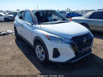  Salvage Nissan Kicks