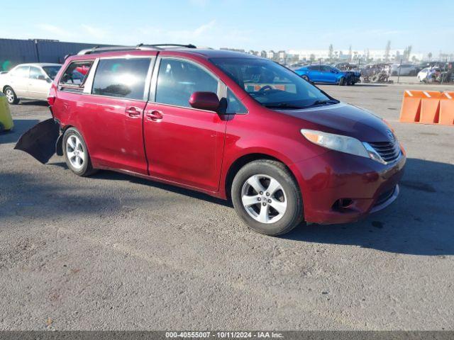  Salvage Toyota Sienna