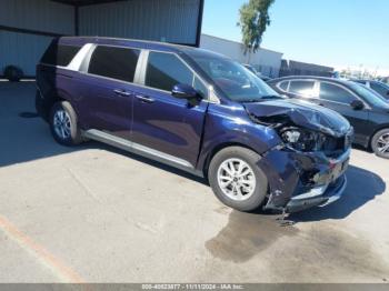  Salvage Kia Carnival