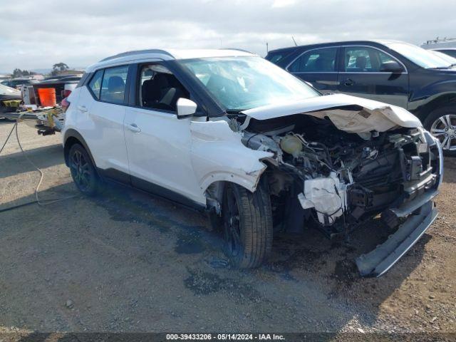  Salvage Nissan Kicks