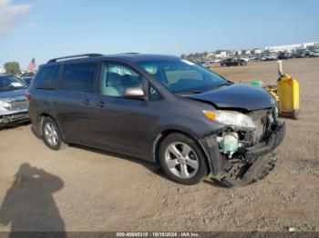  Salvage Toyota Sienna