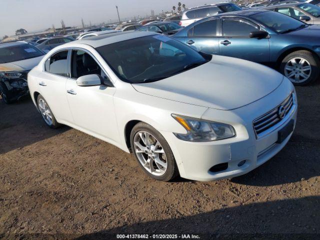  Salvage Nissan Maxima