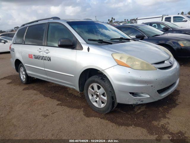  Salvage Toyota Sienna