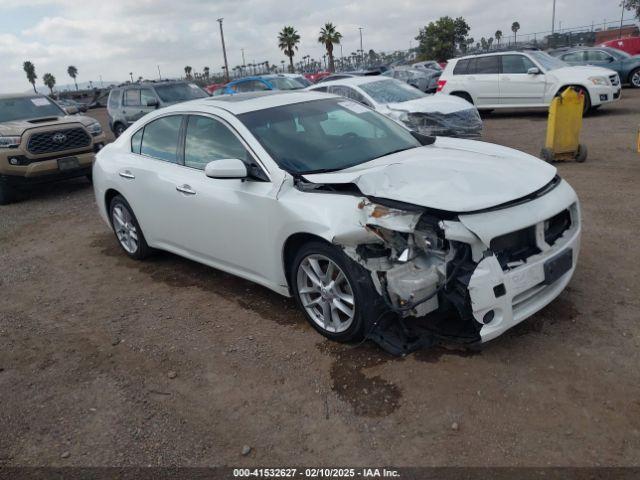  Salvage Nissan Maxima