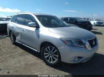  Salvage Nissan Pathfinder