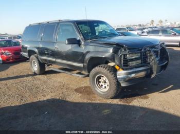  Salvage GMC Suburban 1500