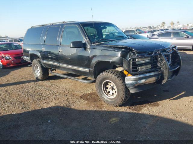  Salvage GMC Suburban 1500