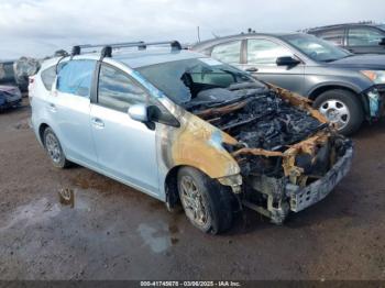  Salvage Toyota Prius v