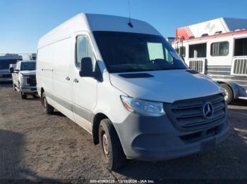  Salvage Mercedes-Benz Sprinter 2500