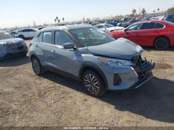  Salvage Nissan Kicks