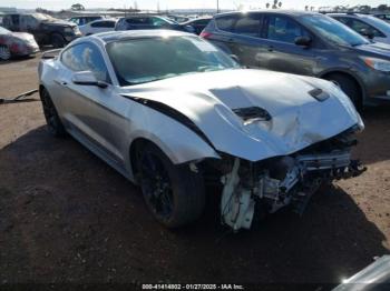  Salvage Ford Mustang