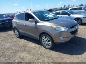  Salvage Hyundai TUCSON