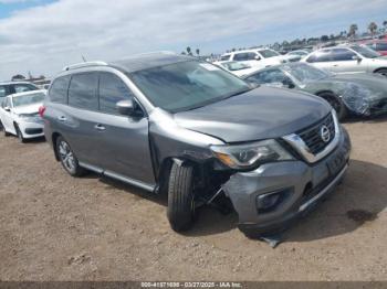  Salvage Nissan Pathfinder