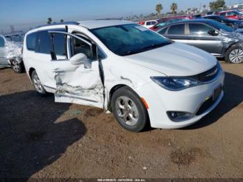  Salvage Chrysler Pacifica