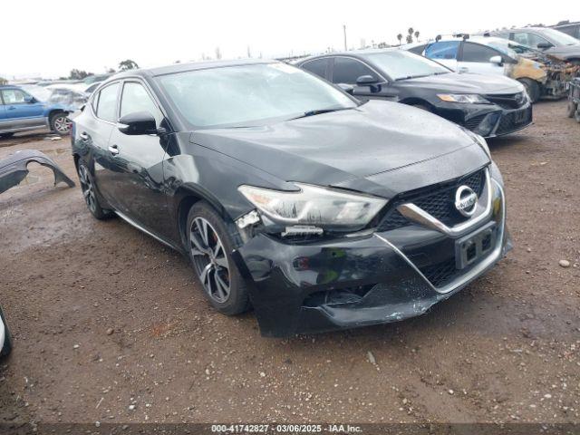  Salvage Nissan Maxima