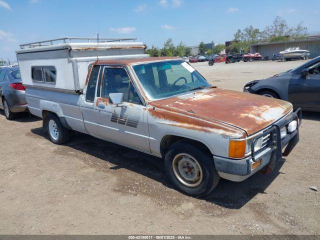  Salvage Toyota Pickup