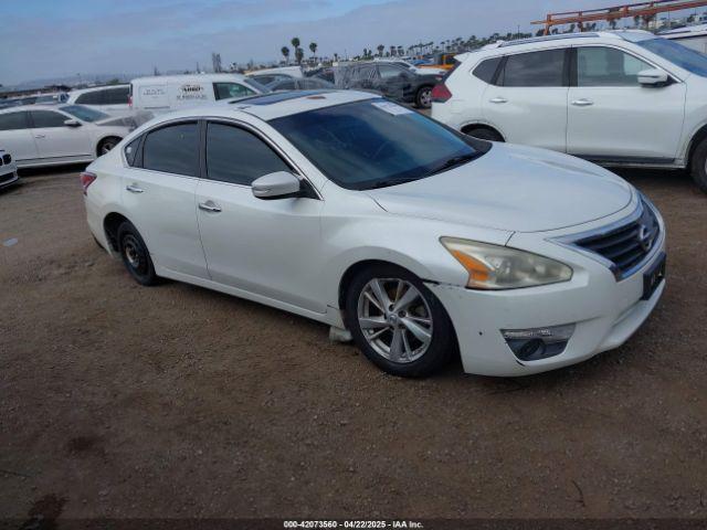  Salvage Nissan Altima