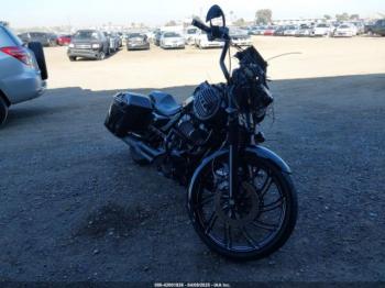  Salvage Harley-Davidson Flhx