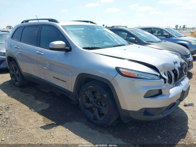  Salvage Jeep Cherokee