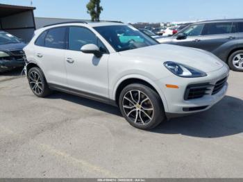  Salvage Porsche Cayenne