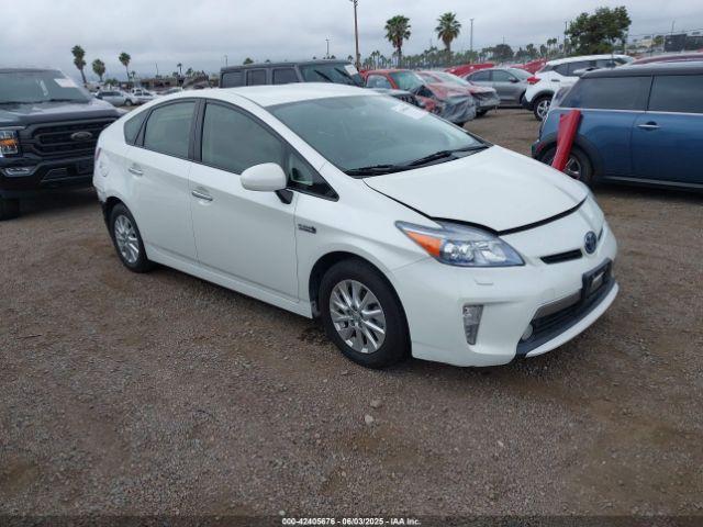  Salvage Toyota Prius