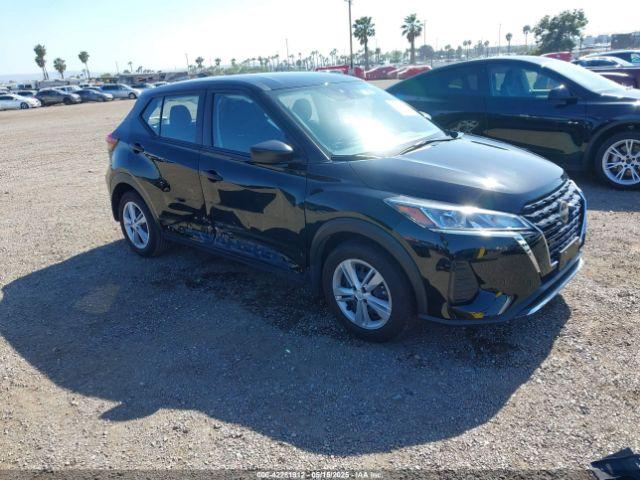  Salvage Nissan Kicks