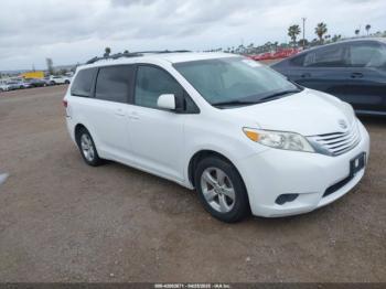  Salvage Toyota Sienna
