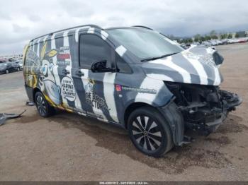  Salvage Mercedes-Benz Metris