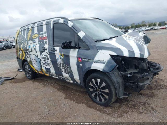  Salvage Mercedes-Benz Metris