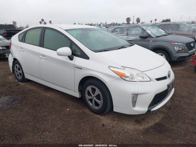  Salvage Toyota Prius