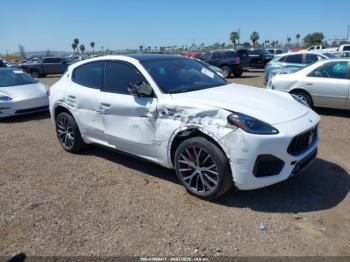 Salvage Maserati Grecale