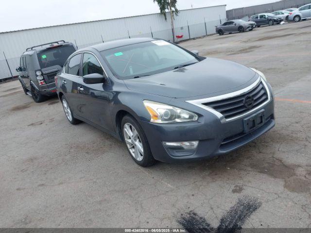  Salvage Nissan Altima