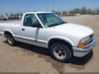  Salvage Chevrolet S-10