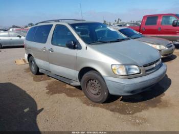  Salvage Toyota Sienna