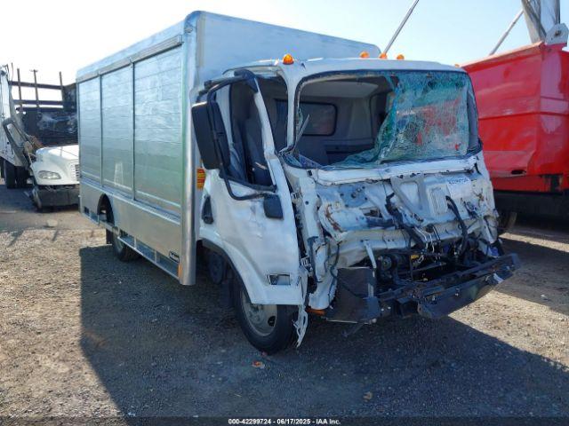  Salvage Isuzu Nrr