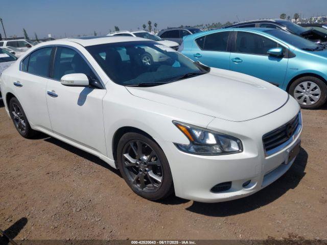 Salvage Nissan Maxima