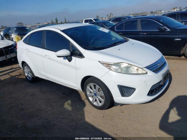  Salvage Ford Fiesta