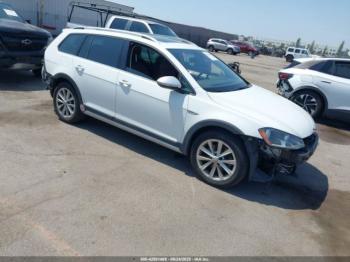  Salvage Volkswagen Golf