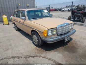  Salvage Mercedes-Benz 300