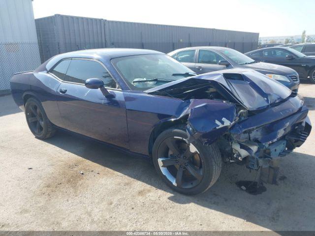  Salvage Dodge Challenger
