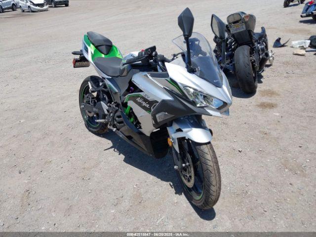  Salvage Kawasaki Nx011
