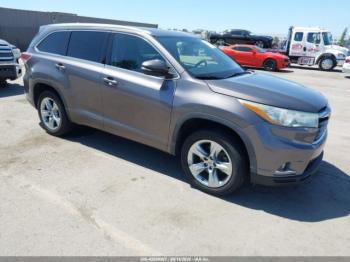  Salvage Toyota Highlander
