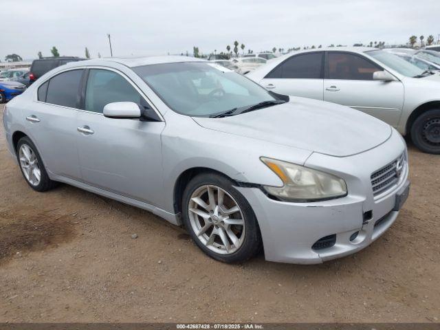  Salvage Nissan Maxima