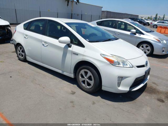  Salvage Toyota Prius